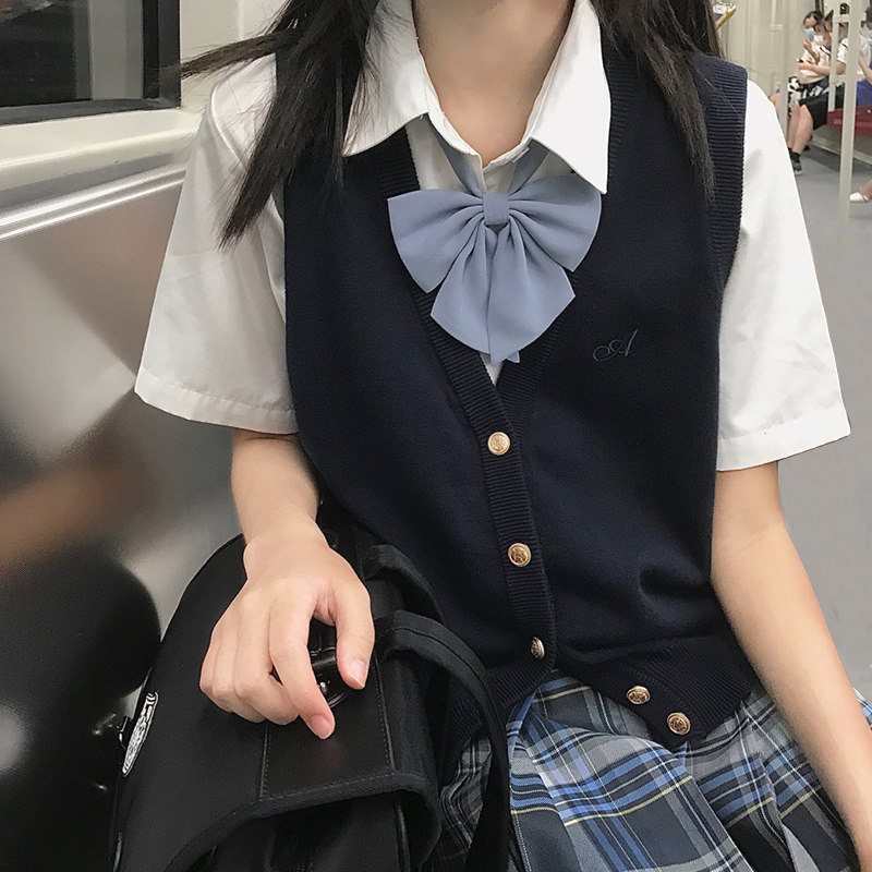 jk马甲学院风日系宽松鬼鬼家背心薄款针织开衫刺绣外搭无袖毛衣