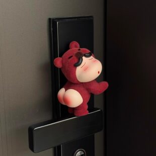 【新年礼物】屁屁熊蜡笔小新摆件装饰客厅桌面玄关植绒创意手办