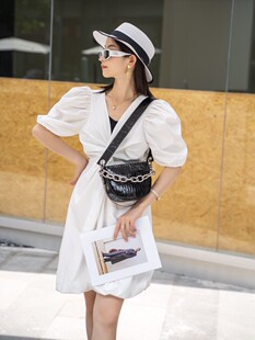 银色单肩包新款高级感小众牛皮斜挎包真皮链条小包时尚潮流马鞍包