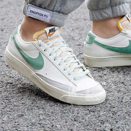 开拓者绿尾休闲板鞋Nike耐克