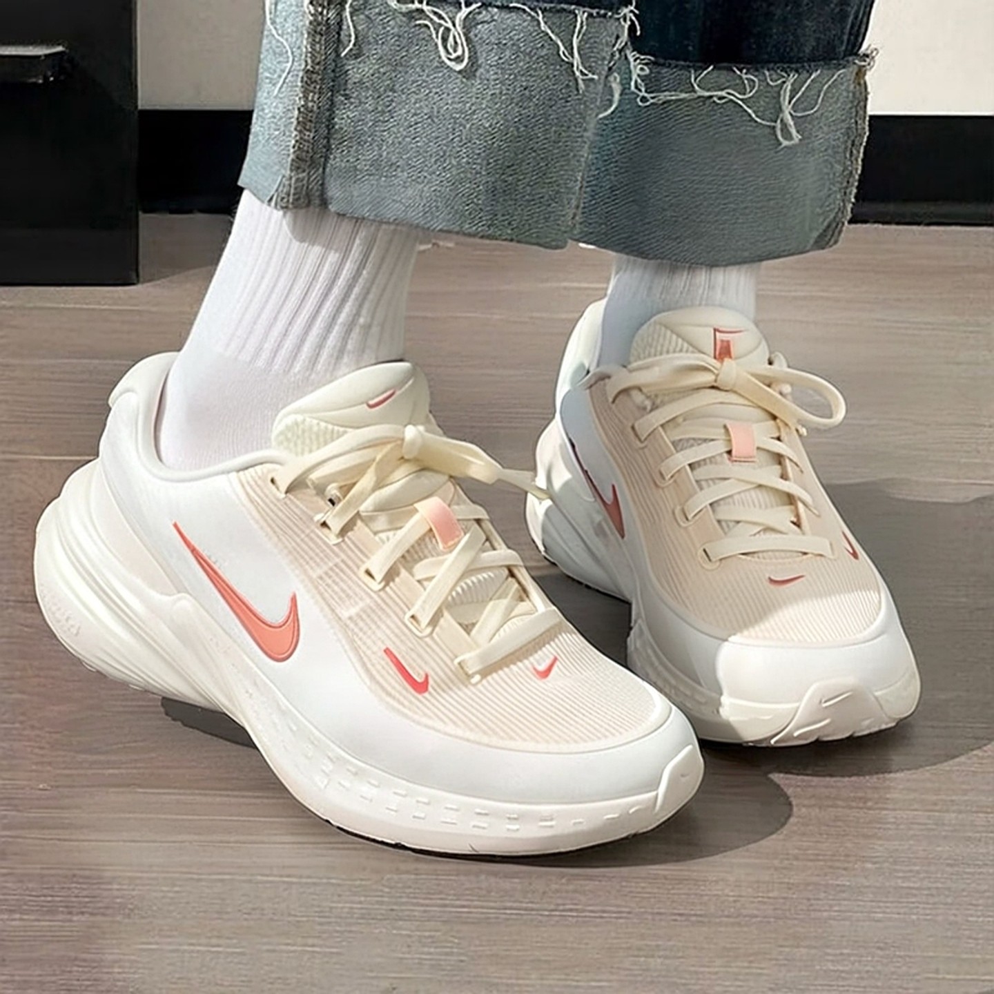 Nike耐克女鞋运动鞋正品跑步鞋2025秋季新款休闲老爹鞋户外旅行鞋