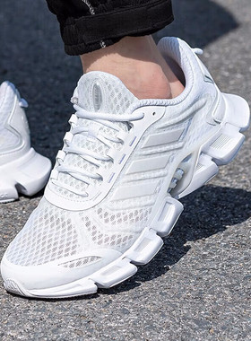 阿迪达斯男鞋夏季新款清风运动鞋男透气网面男士白色跑步鞋H01185