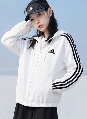 阿迪达斯梭织外套女春季复古三条杠美式短款夹克宽松防风衣IC0560