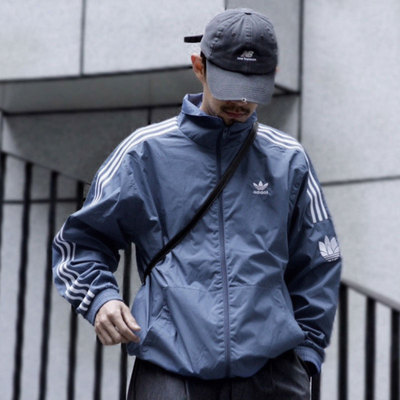假一赔十阿迪达斯三叶草防风衣男