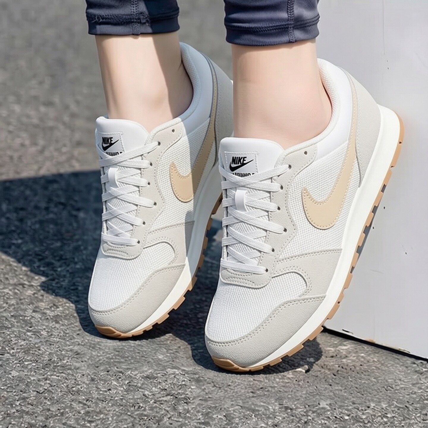 Nike耐克华夫鞋女网面透气运动休闲鞋复古阿甘鞋舒适时尚百搭单鞋