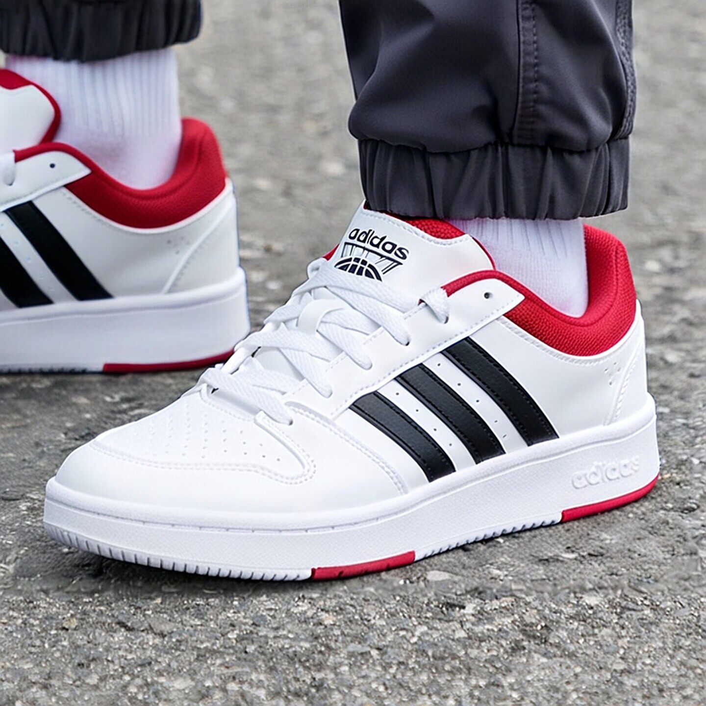 阿迪达斯运动板鞋男春秋款低帮篮球鞋耐磨休闲鞋时尚百搭小白鞋