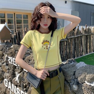 阿迪达斯三叶草黄色短袖女t恤夏季新款复古美式韩版显瘦短款上衣