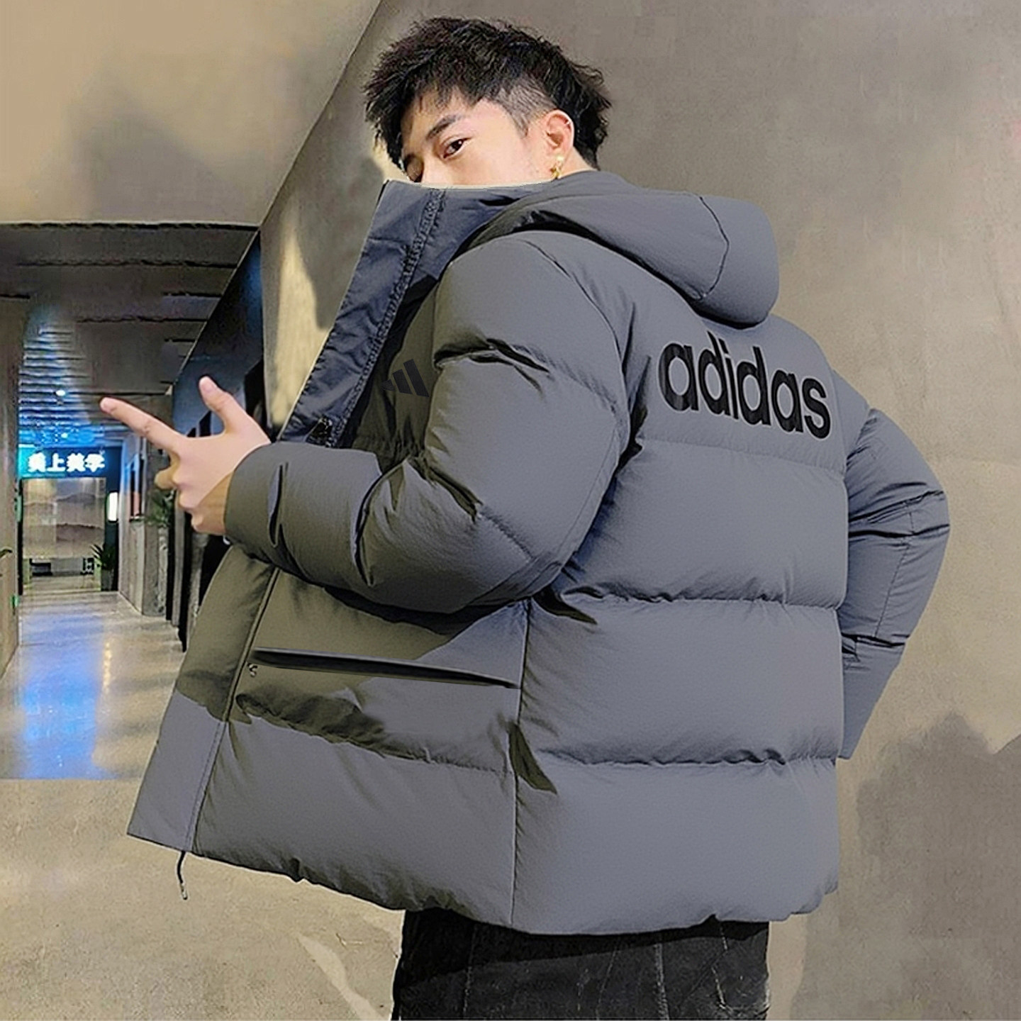 阿迪达斯灰色羽绒服男冬季新款宽松美式篮球拒水户外连帽面包服