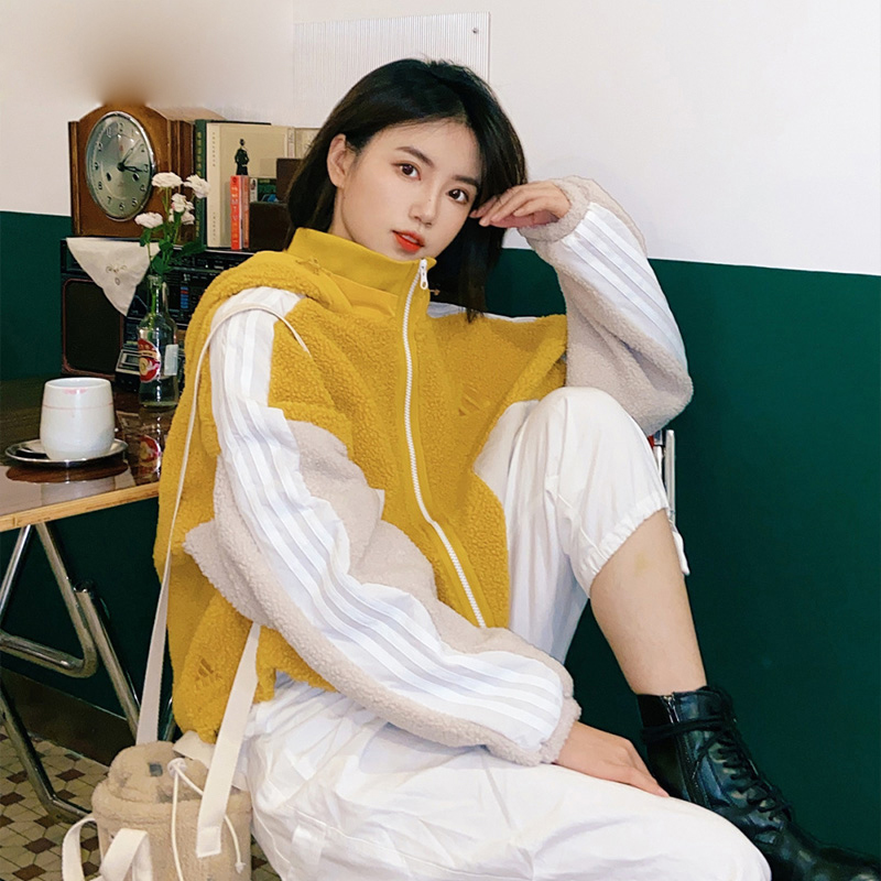 阿迪达斯羊羔毛外套女秋加厚上衣