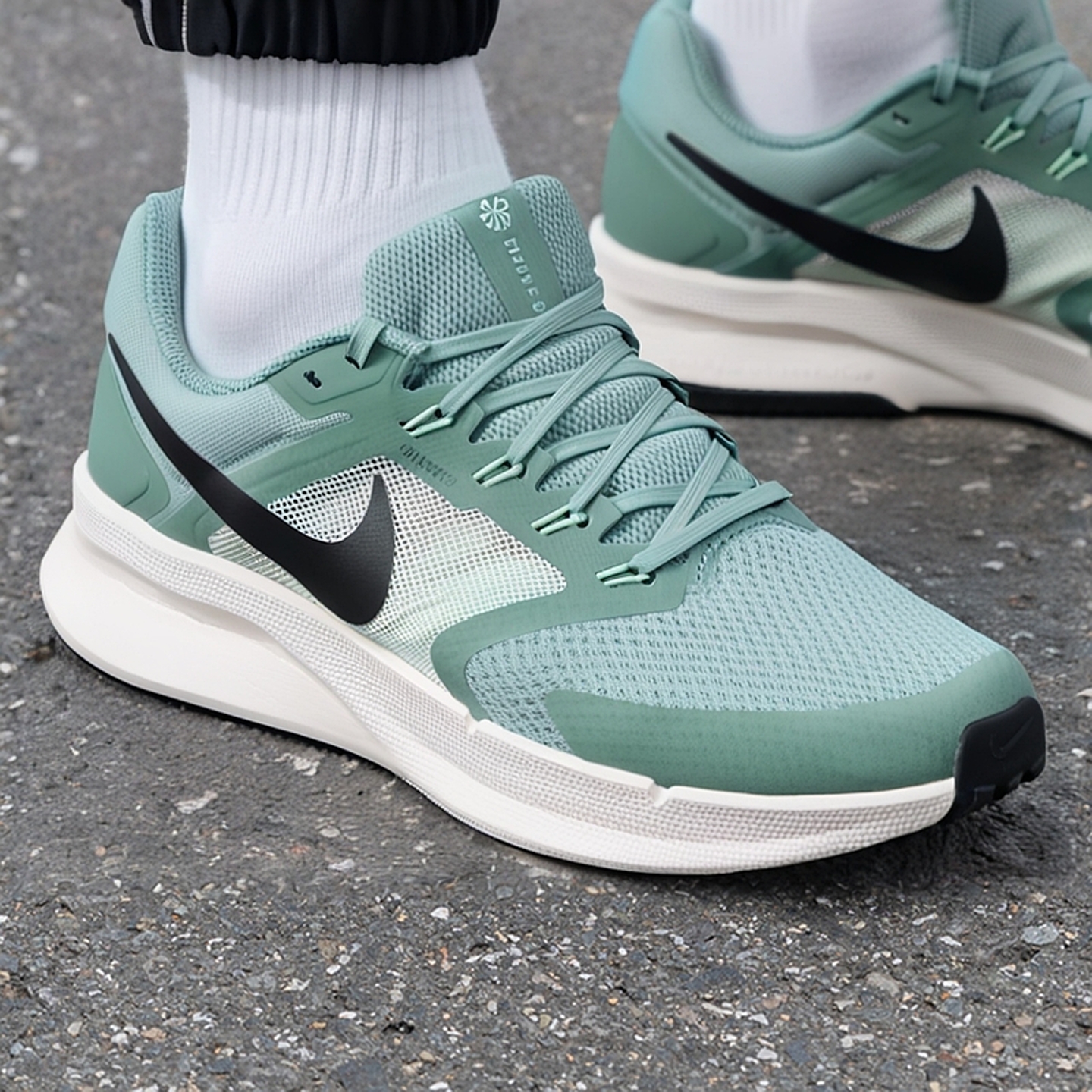 NIKE耐克男鞋秋季新款运动鞋飞线跑步鞋轻便透气休闲缓震慢跑鞋子