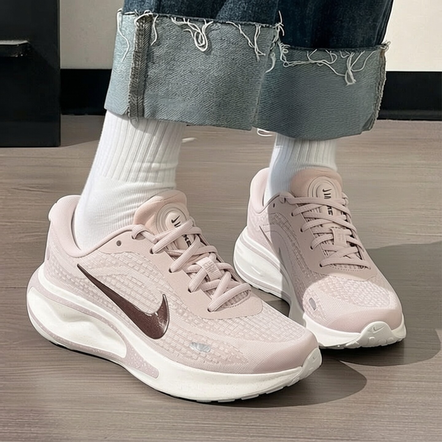 Nike耐克鞋子粉色女鞋夏季新款跑步鞋轻便运动鞋缓震休闲鞋训练鞋