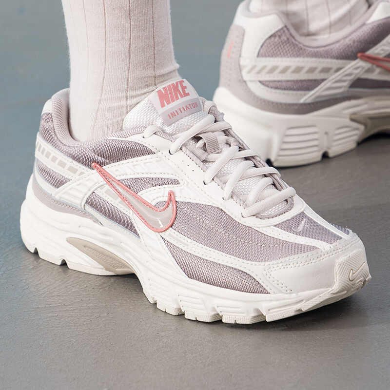 Nike耐克新款女运动鞋透气网面系带休闲跑步鞋白色粉色潮流时尚