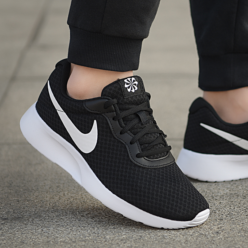 黑白色休闲鞋Nike假一赔十