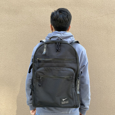 耐克气垫双肩包大容量学生书包