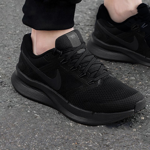 Nike假一赔十黑色减震跑步鞋