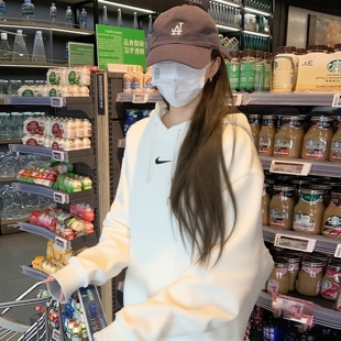 加绒连帽卫衣Nike耐克刺绣小标上衣新款运动套头衫女士保暖厚外套