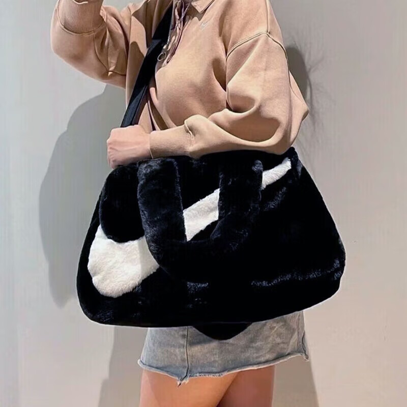 耐克大勾毛绒绒单肩包斜挎包