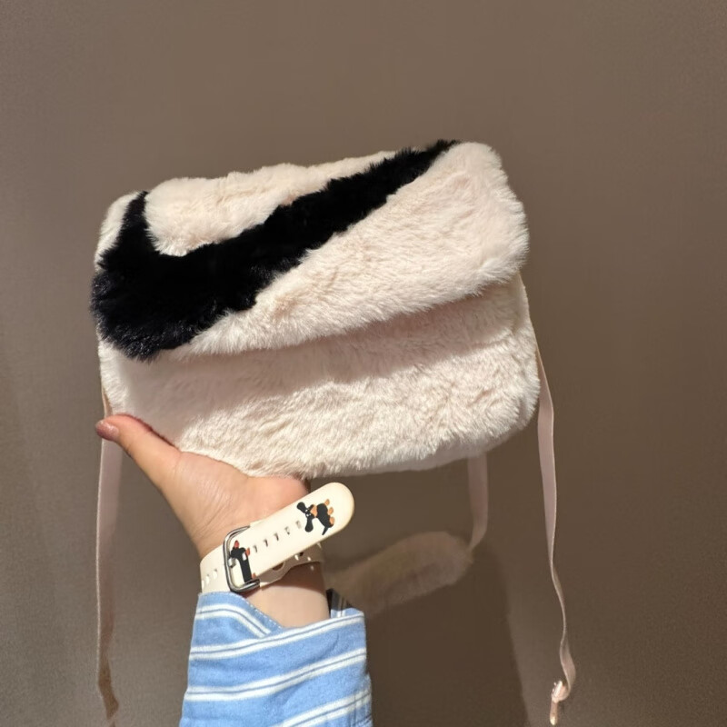 耐克斜挎包羊羔绒单肩包Nike毛绒绒男女包户外旅行腰包休闲运动包