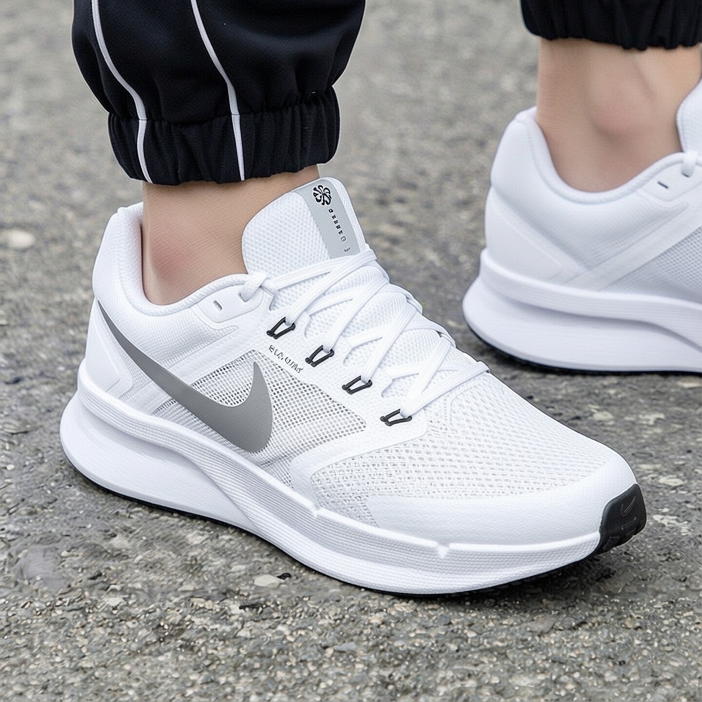 NIKE耐克跑步鞋男鞋夏季新款慢跑运动小白鞋户外减震透气休闲鞋