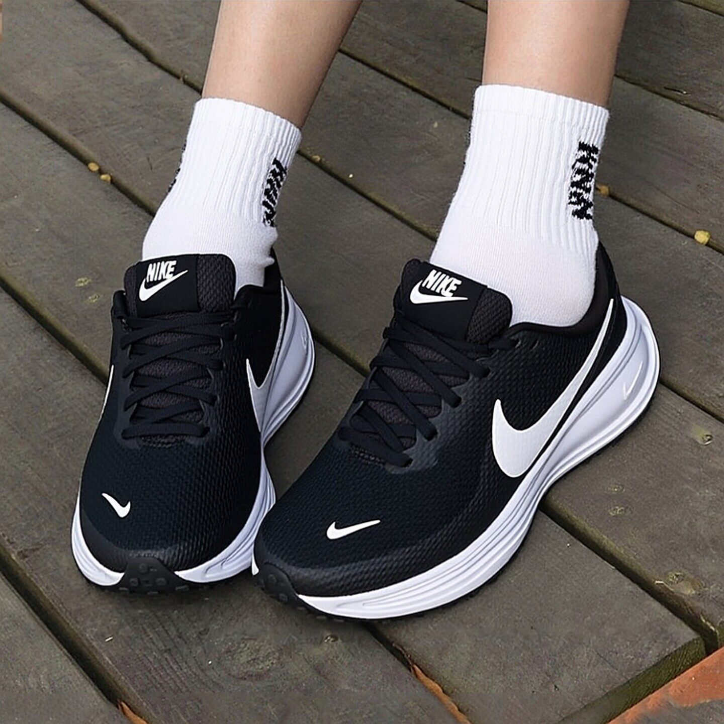 Nike耐克鞋子秋季新款跑步鞋正品运动鞋轻便女鞋旅游鞋网鞋HJ8485