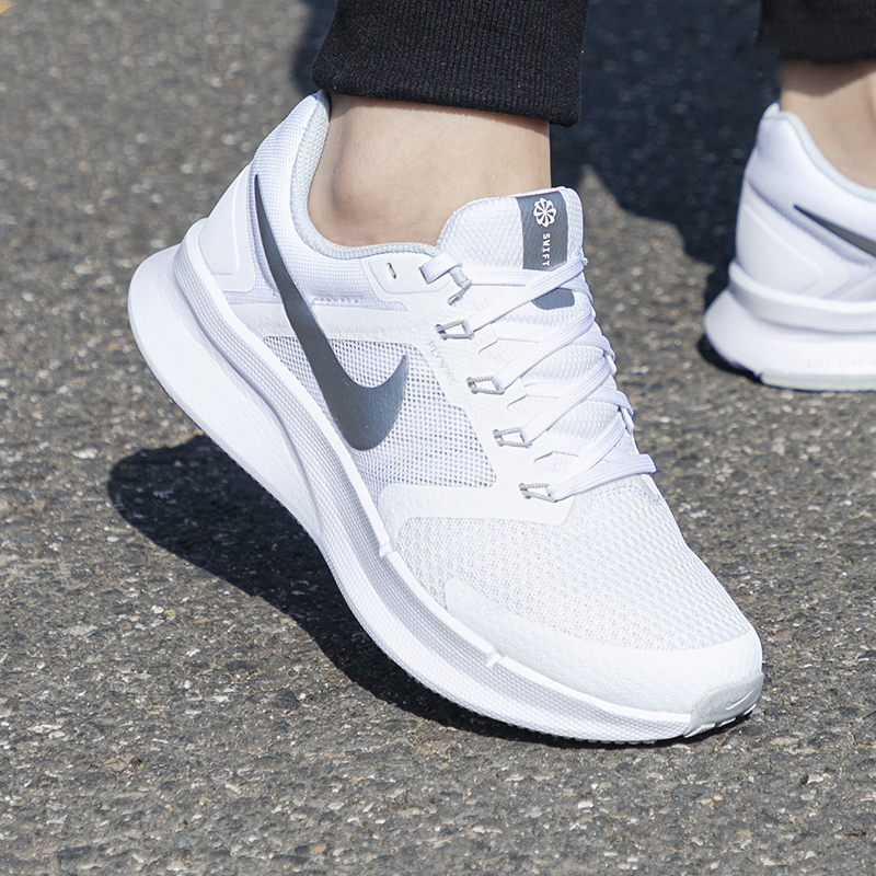 缓震跑步鞋Nike假一赔十