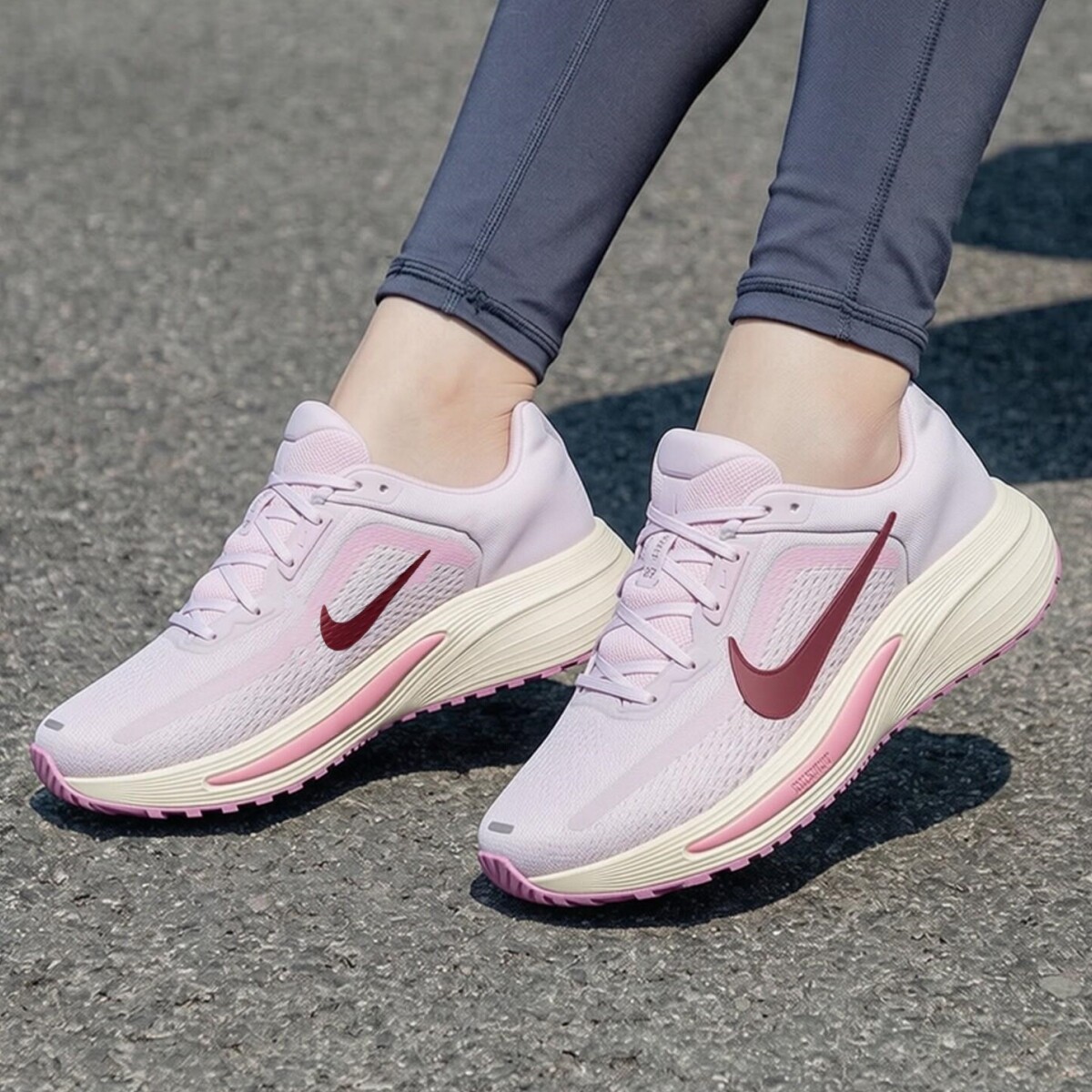 Nike耐克鞋子潮流粉色跑步鞋轻便透气运动鞋新款健身女鞋休闲网鞋