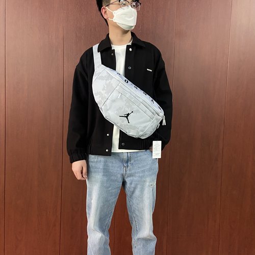 耐克大容量运动腰包休闲斜挎包