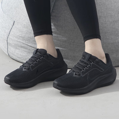 耐克女子飞马40跑鞋黑武士运动鞋