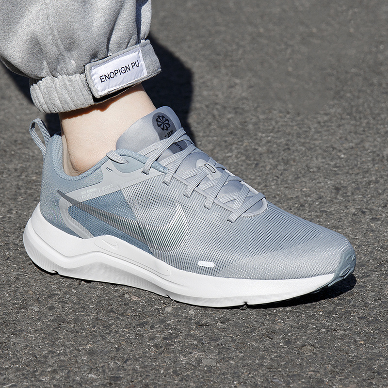 Nike蓝色跑步鞋网眼透气轻便缓震