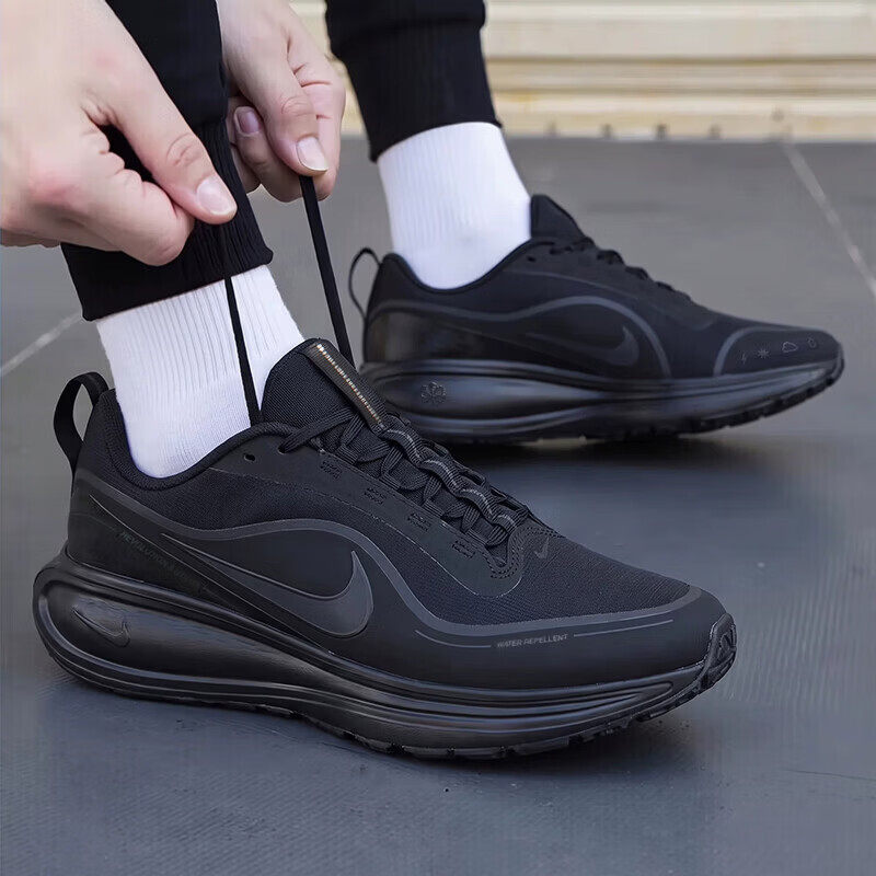 Nike耐克鞋子REVOLUTION 8防水运动鞋新款保暖跑步鞋男子训练鞋潮