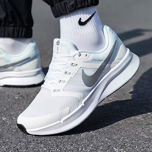 NIKE耐克男鞋夏季新款swift 3运动鞋休闲鞋缓震飞线支撑跑步鞋男