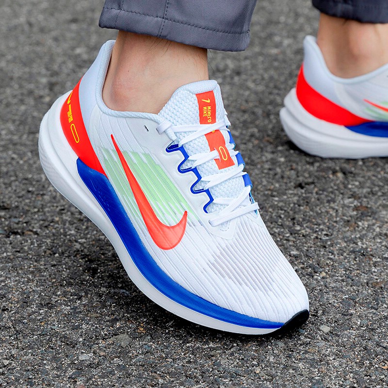 Nike耐克WINFLO9气垫跑步鞋