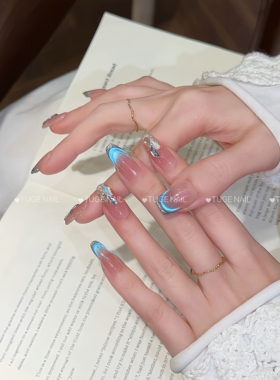 【蓝色精灵】纯手工穿戴甲仙女气质高级显白带钻追光法式猫眼美甲