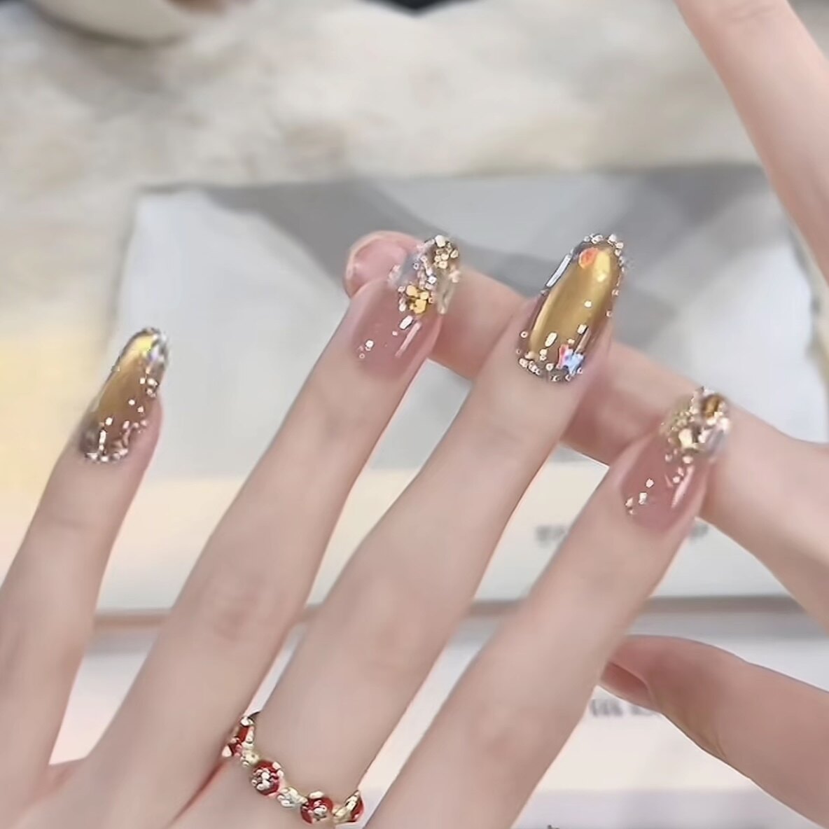 纯手工穿戴甲爆闪金色猫眼美甲