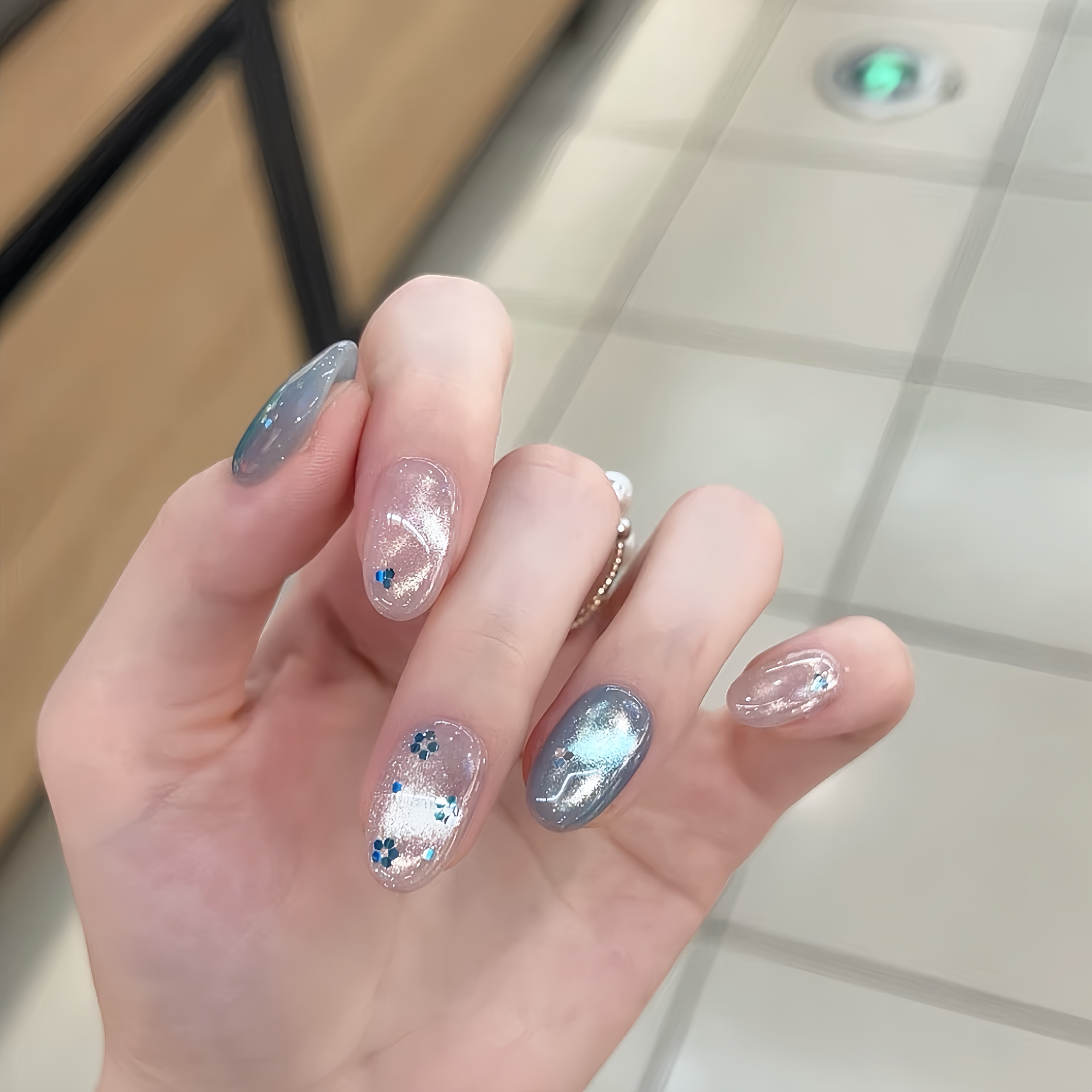 手工穿戴甲渐变星空光疗短款美甲