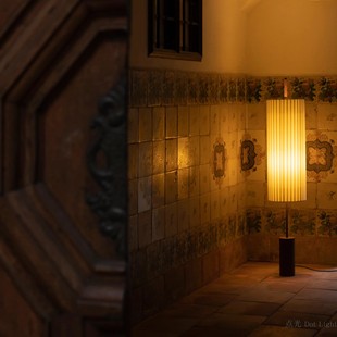 现代简约复古侘寂实木卧室 Dorica落地灯 点光西班牙Santa Cole