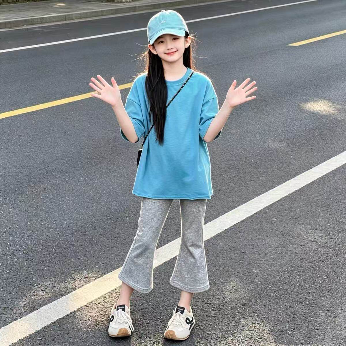 韩系女童夏季慵懒风纯色简约宽松短袖T恤灰色休闲七分喇叭裤套装