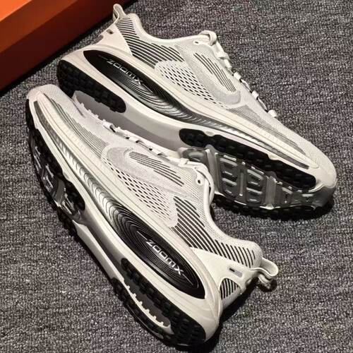 NikeVomero 18耐克专业跑步鞋透气缓震休闲运动鞋II7189-100