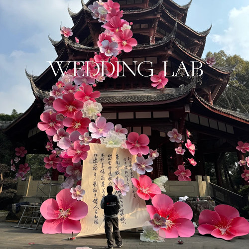 巨型梅花装置美陈装置摆饰婚礼艺术装饰橱窗陈列商业美陈