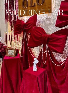 红色系蝴蝶结装饰婚礼艺术装饰橱窗陈列商业美陈场景布置