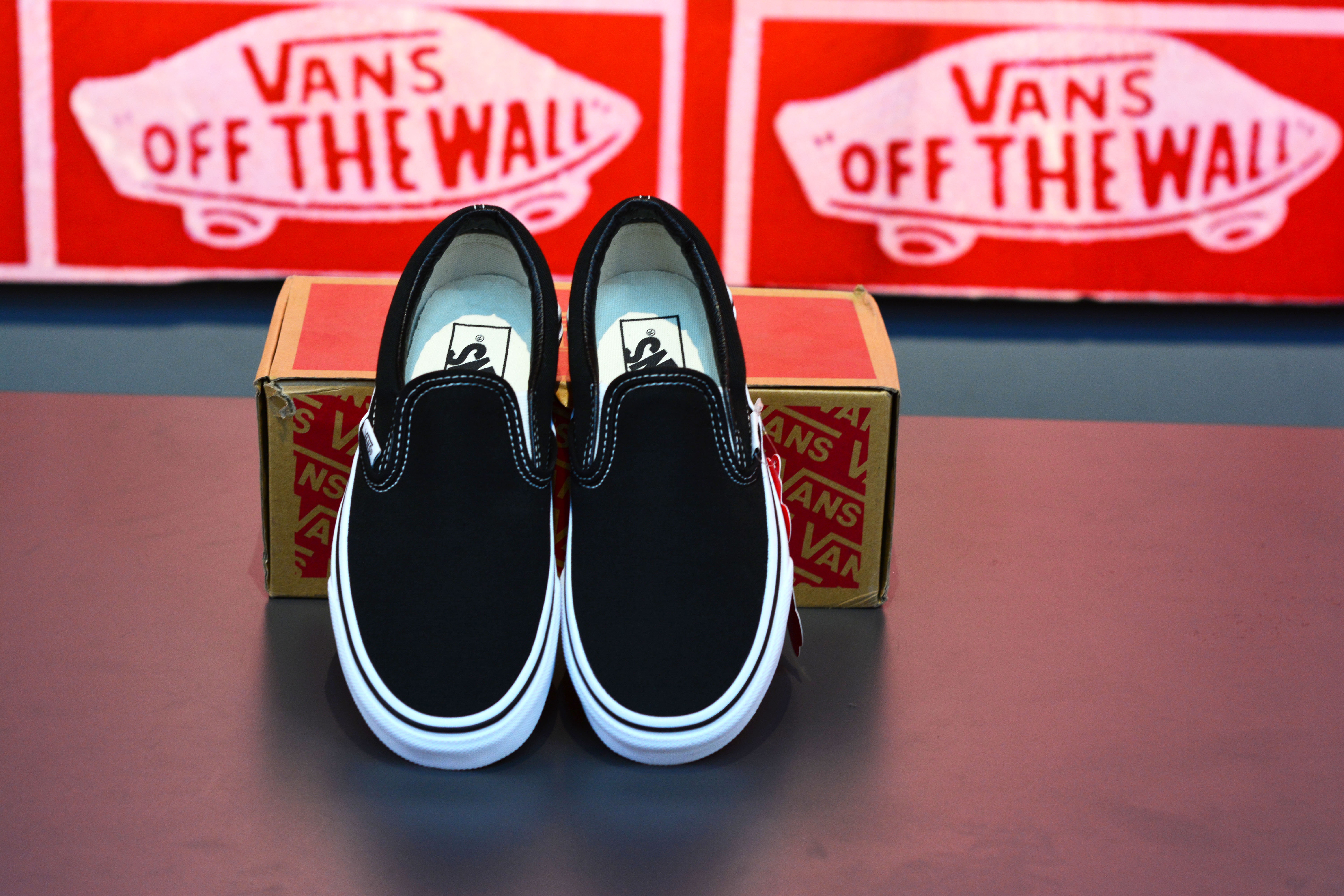 ¡¾ÕýÆ·ÏÖ»õ¡¿VANS¾µä¿îºÚ°×SLIP ON·«²¼Ð¬ÄÐŮЬ°åЬVN000EYEBLK