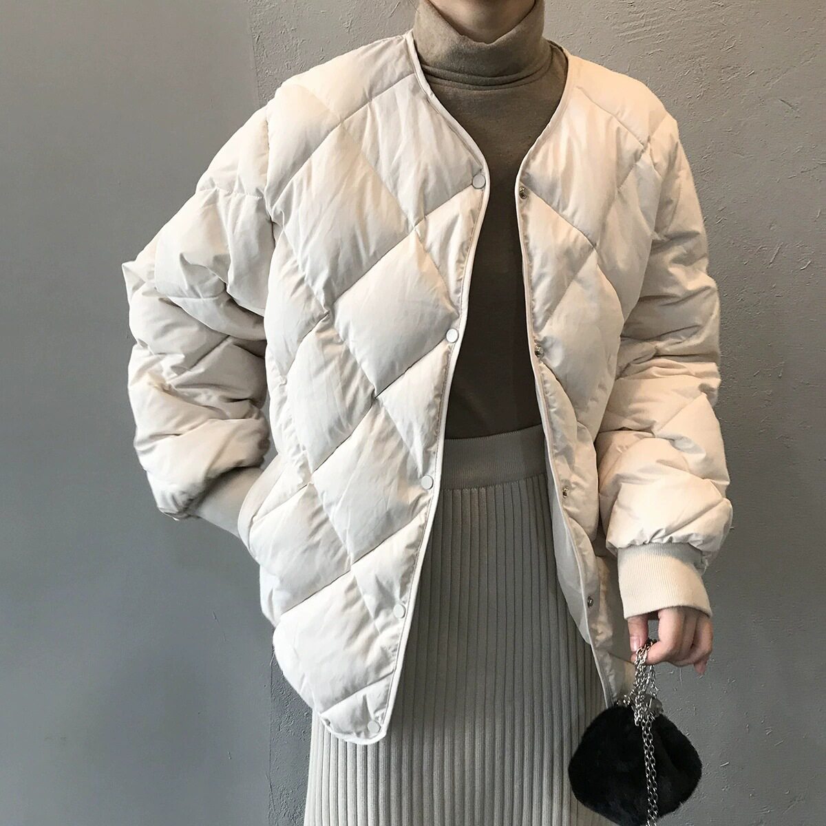 轻薄羽绒服女短款2025新款宽松时尚菱形格薄款羽绒服冬装小款外套