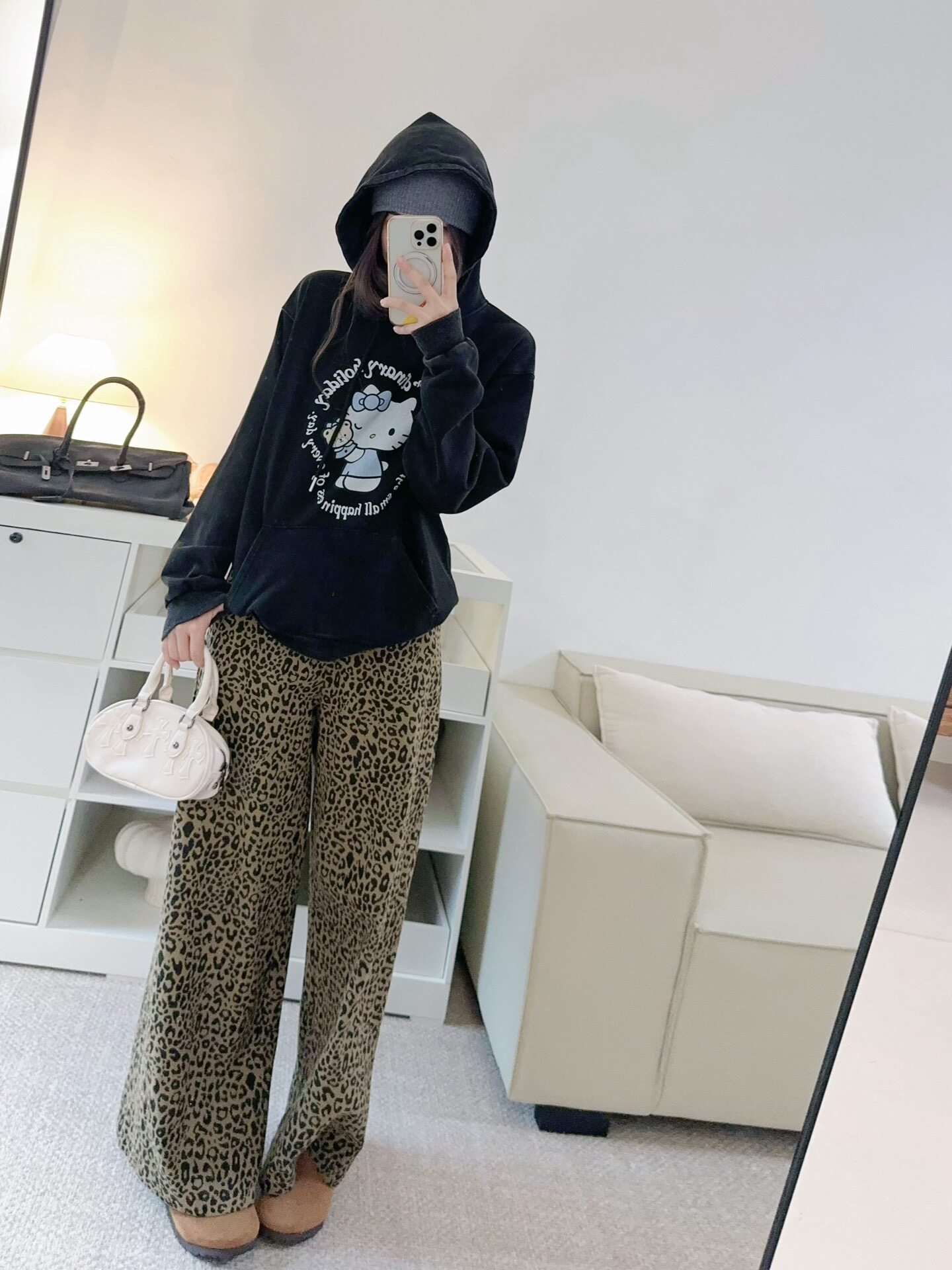 豹纹美式复古休闲阔腿牛仔裤女水洗做旧深灰Kitty连帽套头卫衣