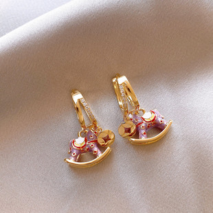 本命年微镶C圈紫色小马钱币耳扣女小众设计高级感耳环轻奢耳饰品