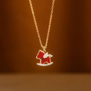 本命年微镶红色小飞马项链女高级感轻奢小众毛衣链气质精致配饰品