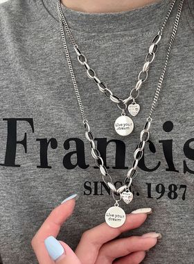 S925纯银圆牌英文字母复古项链女简约百搭秋冬配饰爱心情侣毛衣链