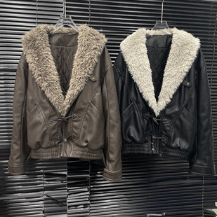 宽松PU外套飞行员 2025新款 EAM STUDIO高级牛角扣毛领黑色皮衣女款