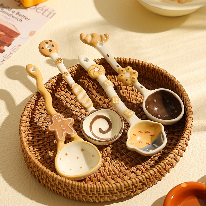 熊谷组高颜值陶瓷小勺子可爱饭勺图片