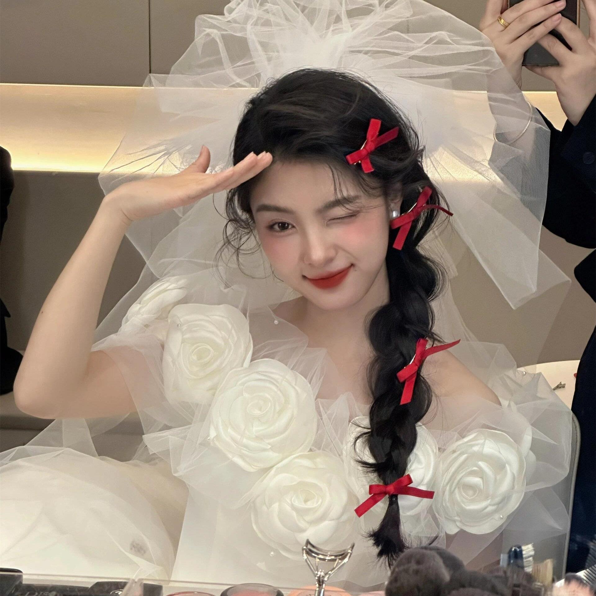 喜嫁风红蝴蝶结侧边麻花辫发夹点缀日韩头饰百搭甜美碎发浏海对夹