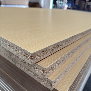 枫木贴面桌面免漆板材衣柜颗粒卫生间隔断板18mm 25mm刨花板双面